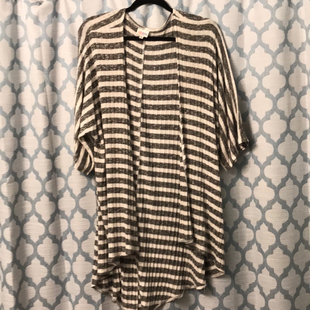 Lularoe Lindsay kimono